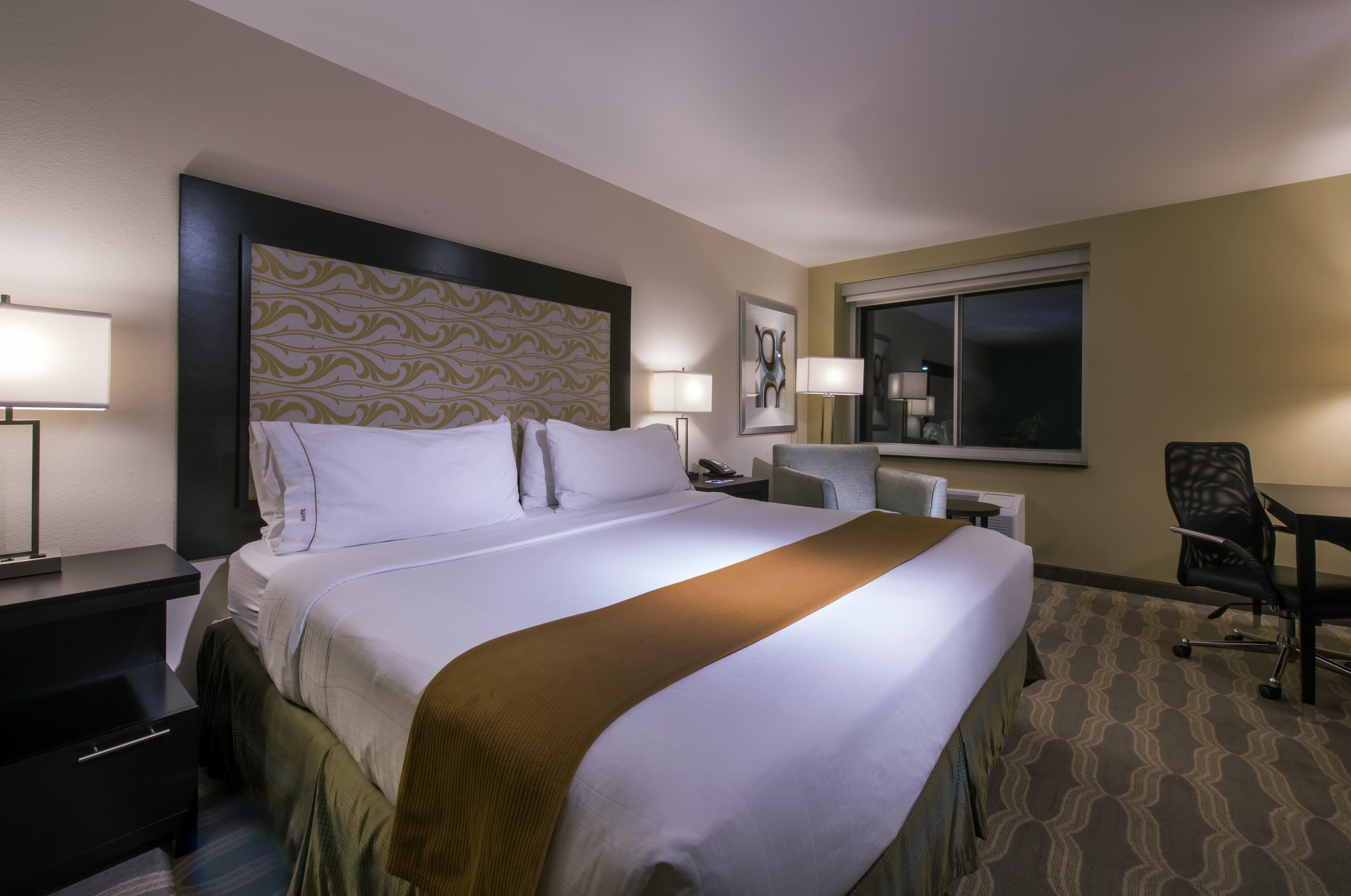 Holiday Inn Express & Suites Colorado Springs Central By Ihg Exteriör bild