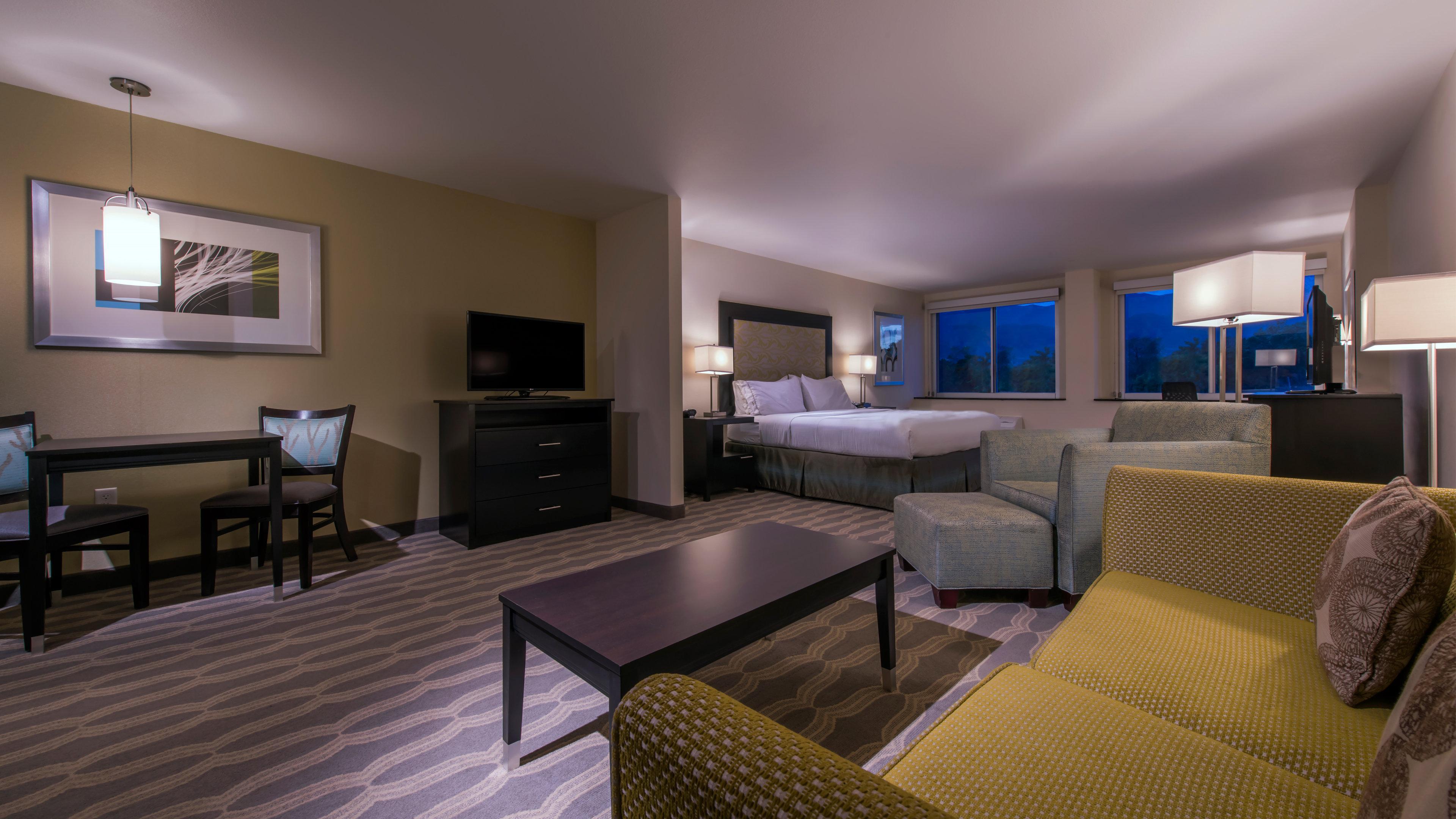 Holiday Inn Express & Suites Colorado Springs Central By Ihg Exteriör bild