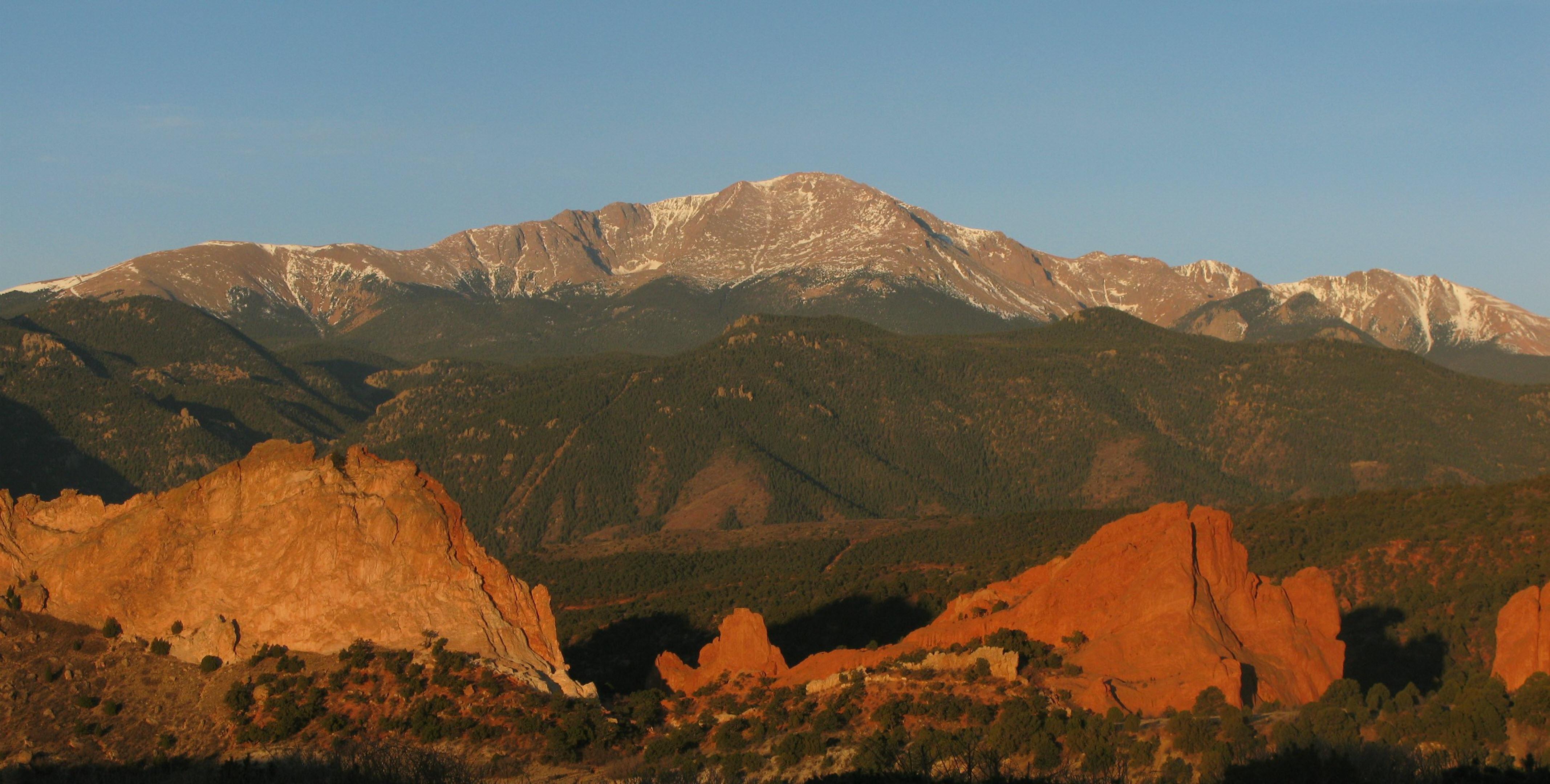 Holiday Inn Express & Suites Colorado Springs Central By Ihg Exteriör bild