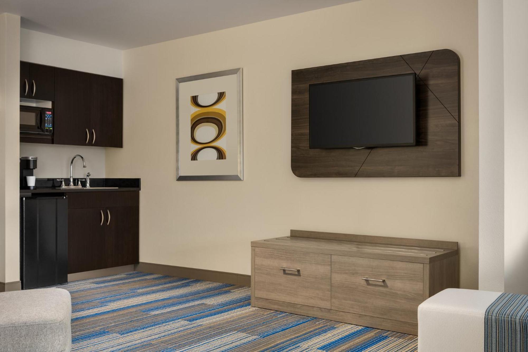 Holiday Inn Express & Suites Colorado Springs Central By Ihg Exteriör bild