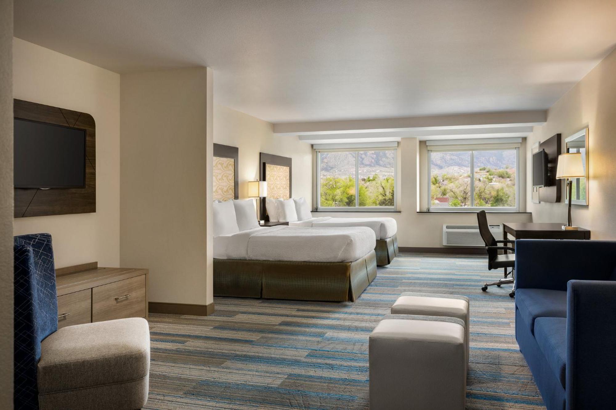 Holiday Inn Express & Suites Colorado Springs Central By Ihg Exteriör bild