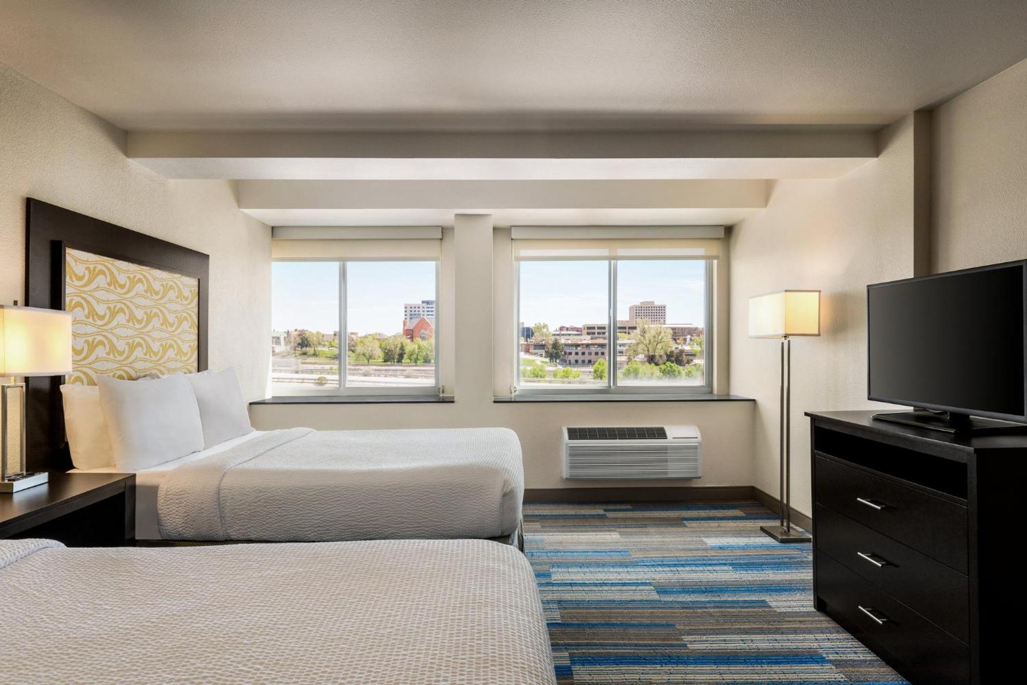 Holiday Inn Express & Suites Colorado Springs Central By Ihg Exteriör bild