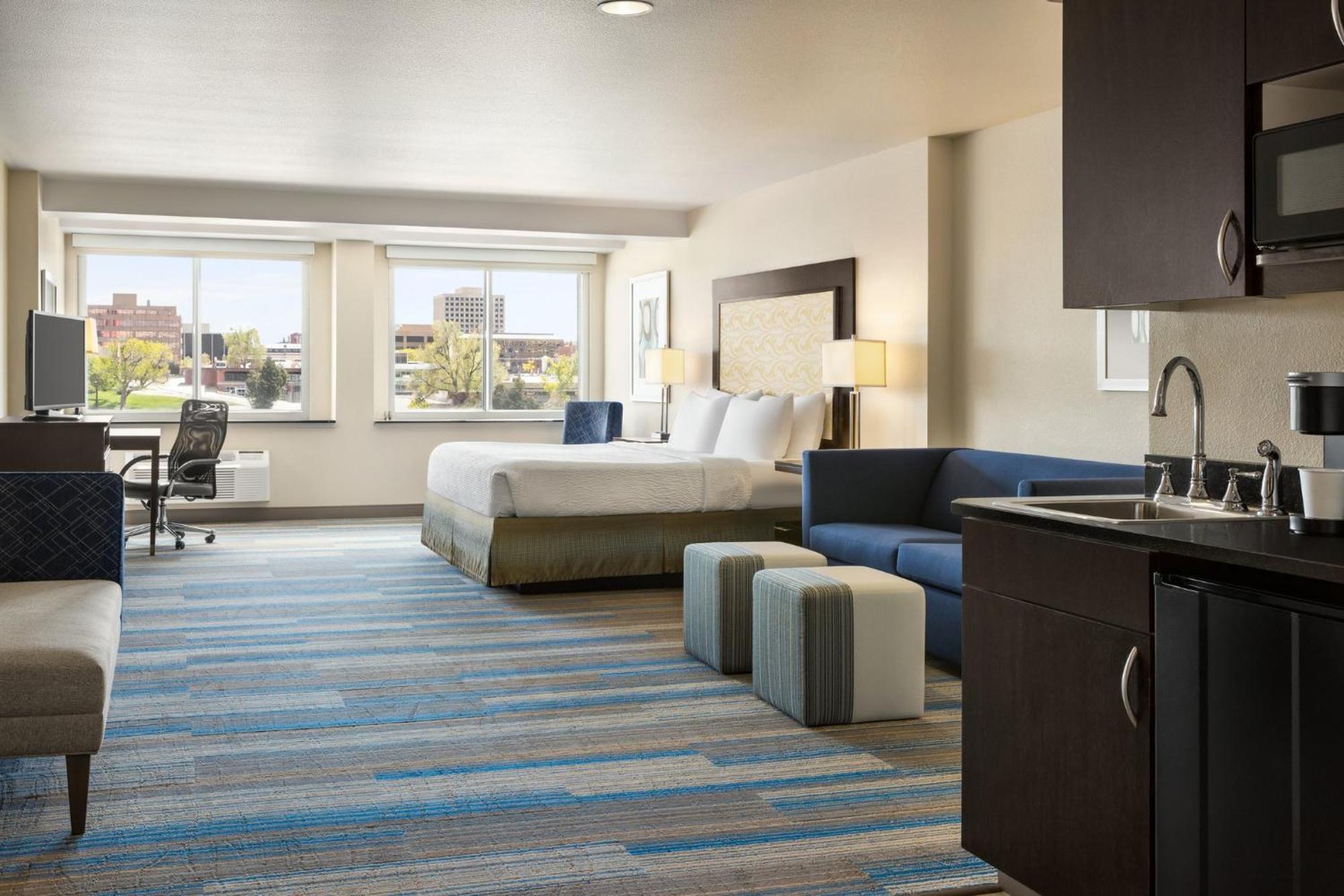 Holiday Inn Express & Suites Colorado Springs Central By Ihg Exteriör bild