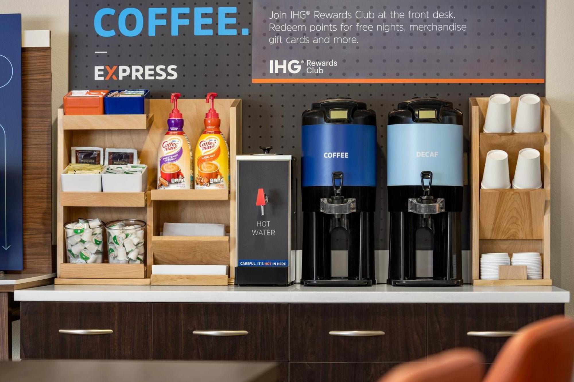 Holiday Inn Express & Suites Colorado Springs Central By Ihg Exteriör bild