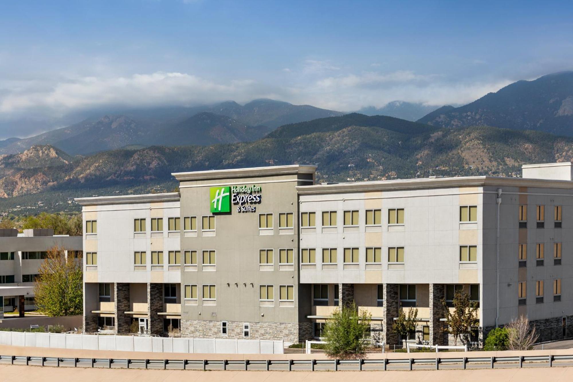 Holiday Inn Express & Suites Colorado Springs Central By Ihg Exteriör bild